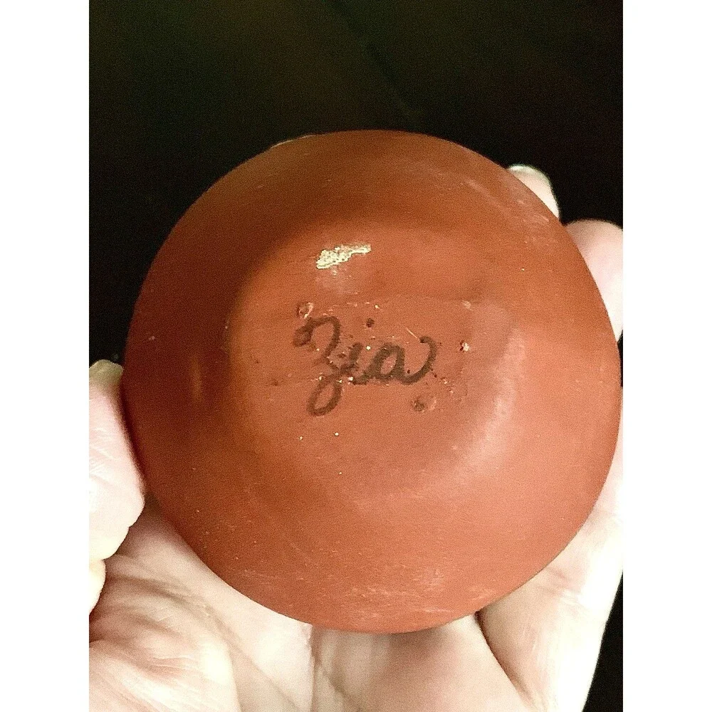 VINTAGE NATIVE AMERICAN SOUTHWEST MINIATURE ART POTTERY VESSEL HAND PAINTED CLAY